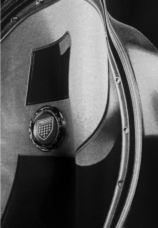 KL261MSWE2122_ziphoodie_prim_black_5